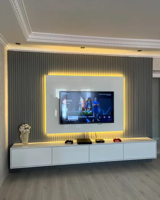 Lambri duvar paneli ve LED çerçeveli TV ünitesi